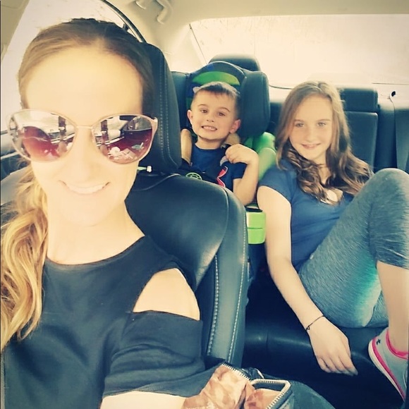 Meet your Posher ❤️ - Picture 3 of 12